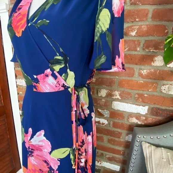 Trina Turk Fragrant Ink Wrap MIDI Dress Size 4 - Picture 6 of 10